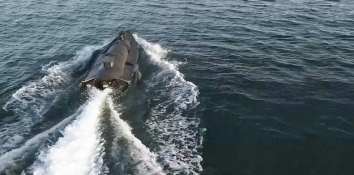 Marina drönare är 5,5 meter långa, väger upp till ett ton, den har kameror, en autopilot och ett fjärrkontrollsystem. Kan ”jobba” i 60 timmar och förflytta sig, upp till 400 km